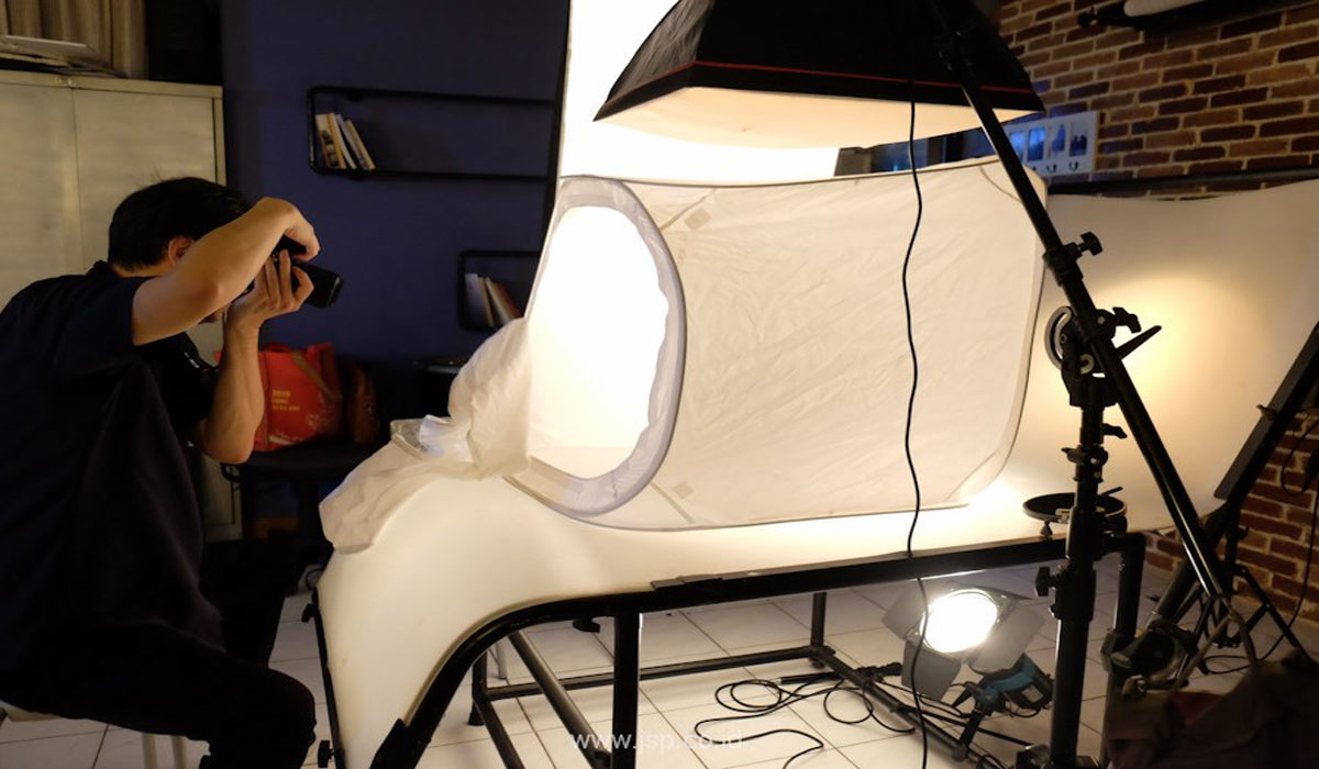 The Role of Lighting and Composition