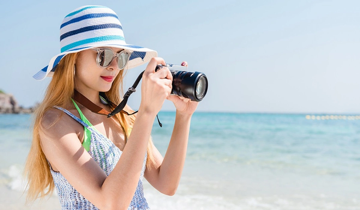 Tips-for-Taking-Aesthetic-Photos-While-on-Vacation-at-the-Beach