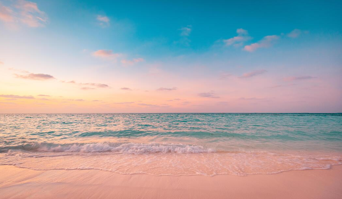 Explore the Colors of the Sea Inspiration for Aesthetic Beach Photos